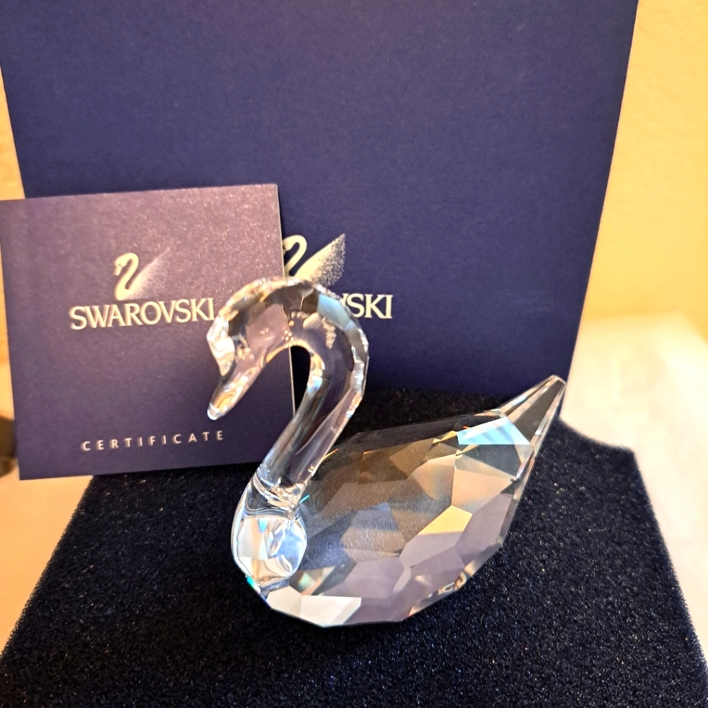 Pristine Swarovski Crystal Large Swan #844168 in box with C0A